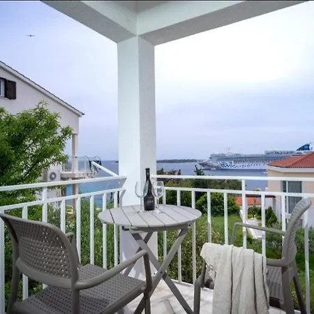 Blue Lagoon House 公寓 *